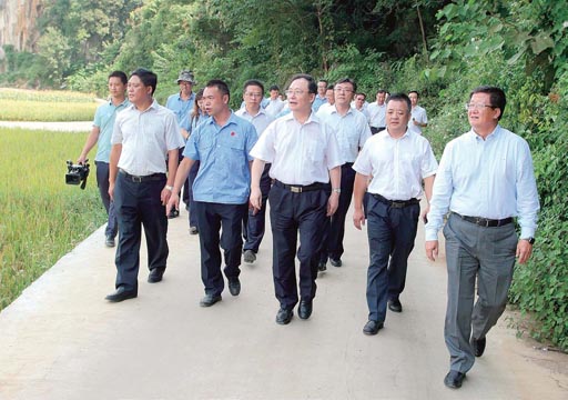 徐福顺到佳博(中国) 定点扶贫县开展调研 徐福顺到佳博(中国) 定点扶贫县开展调研